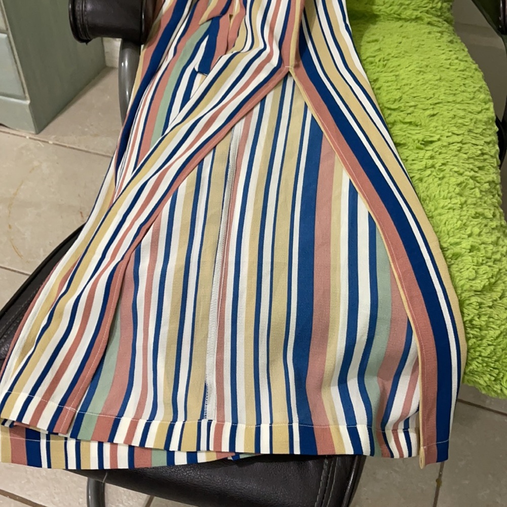 Beautiful jumpsuit in excellent condition. - Picture 4 of 8
